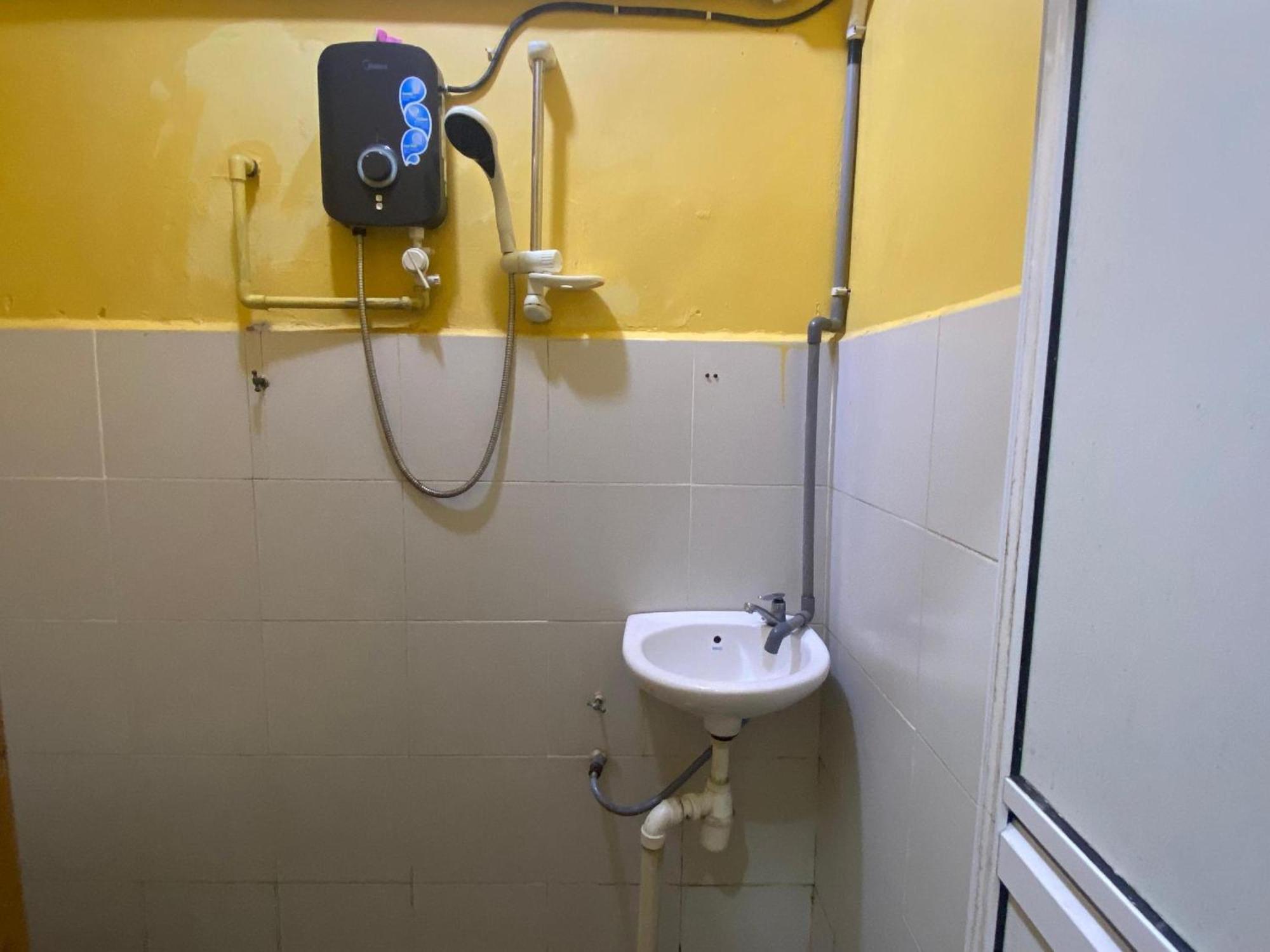 Oyo 91065 Hotel De Anjung Muadzam Shah Екстериор снимка