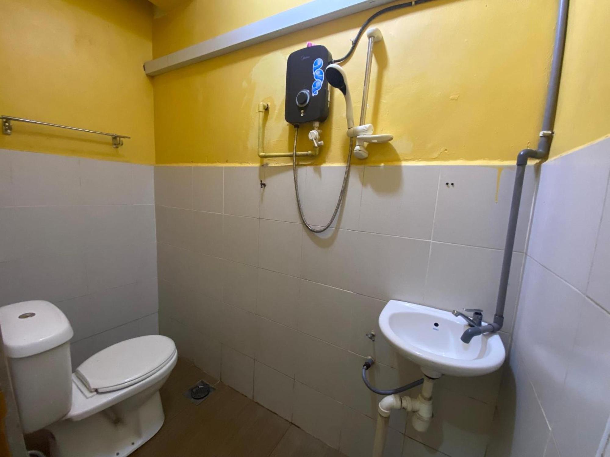 Oyo 91065 Hotel De Anjung Muadzam Shah Екстериор снимка