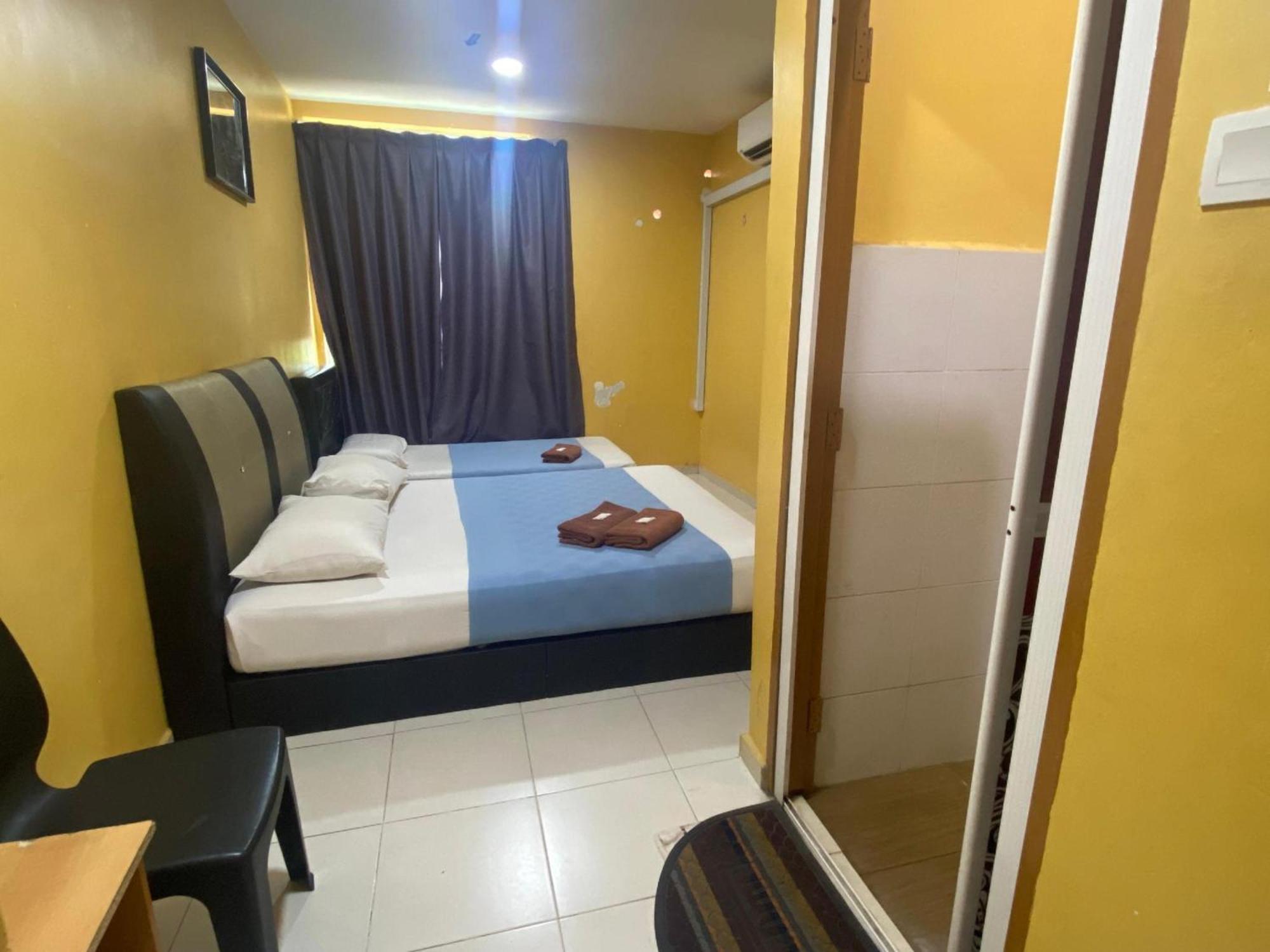 Oyo 91065 Hotel De Anjung Muadzam Shah Екстериор снимка