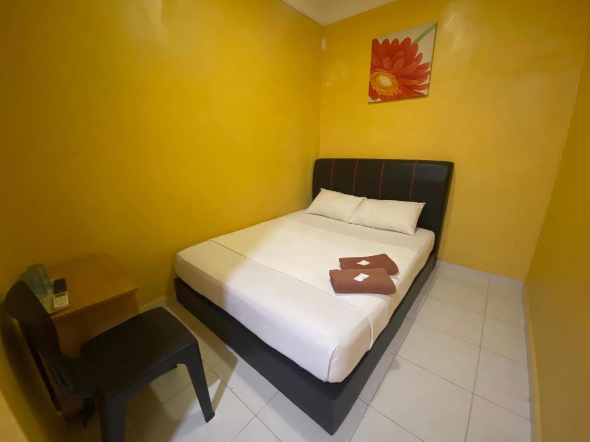 Oyo 91065 Hotel De Anjung Muadzam Shah Екстериор снимка
