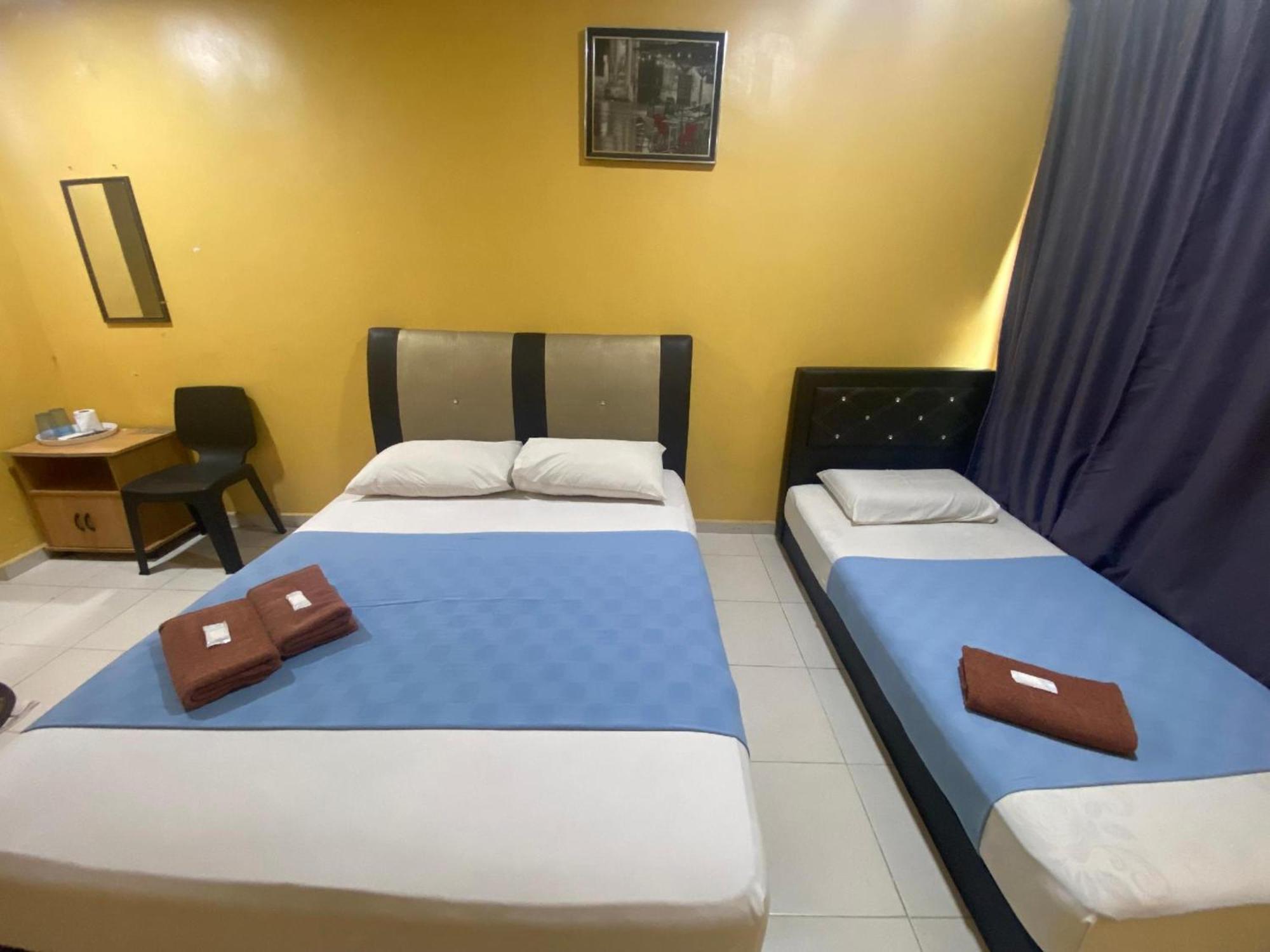 Oyo 91065 Hotel De Anjung Muadzam Shah Екстериор снимка