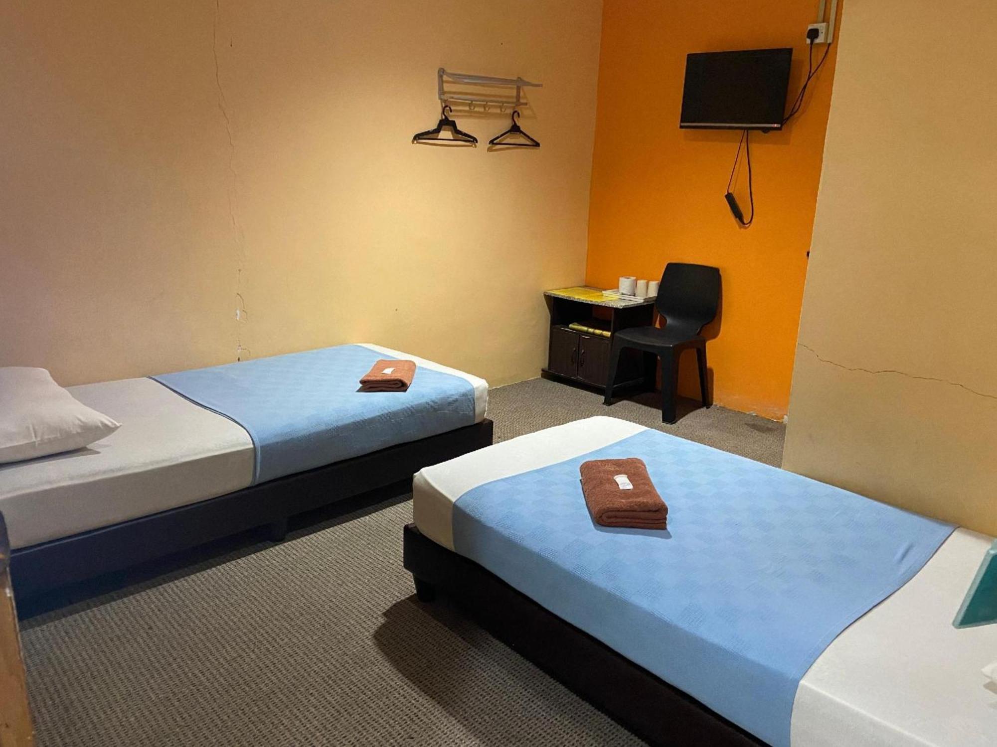 Oyo 91065 Hotel De Anjung Muadzam Shah Екстериор снимка
