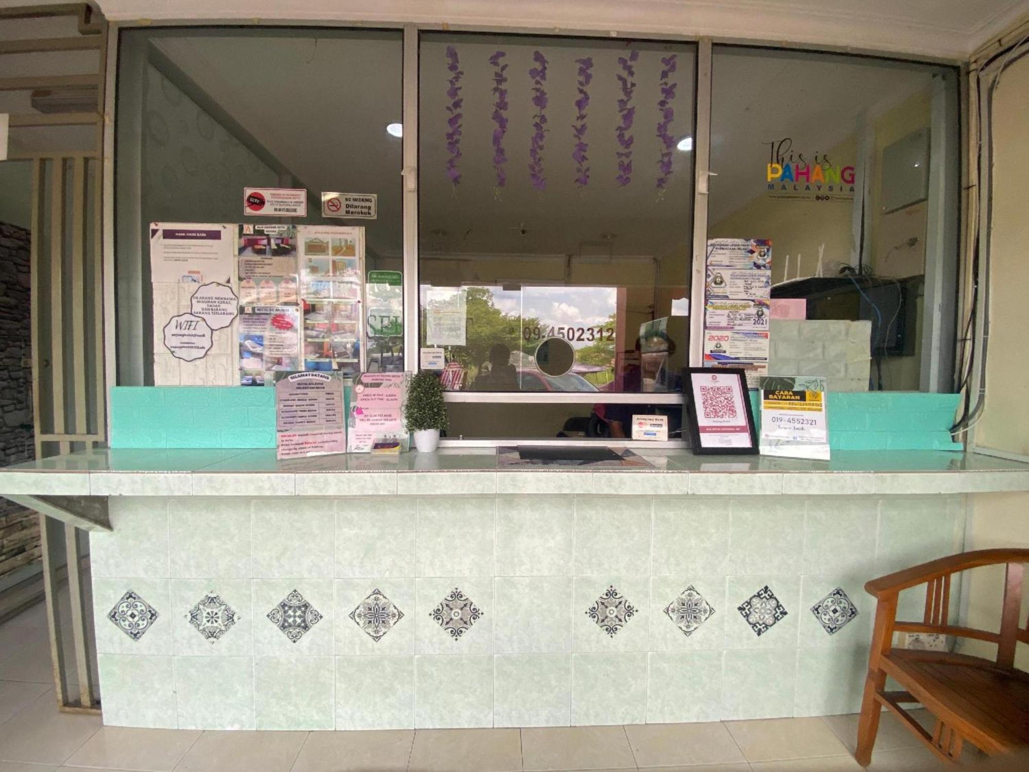 Oyo 91065 Hotel De Anjung Muadzam Shah Екстериор снимка